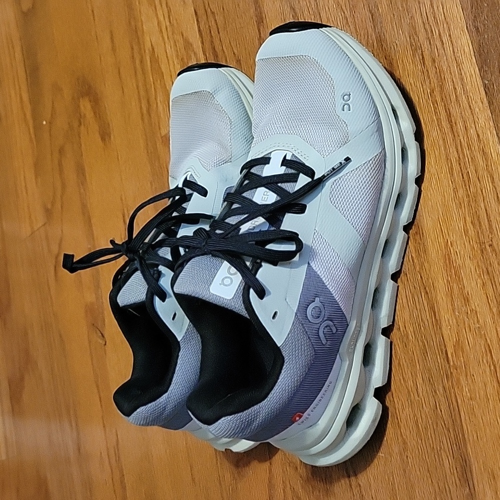 ON Cloudrunner Size 7.5